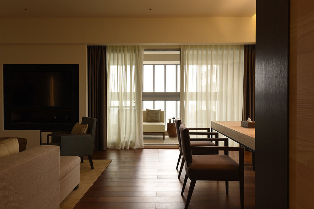 Hotel COZZI Ximen Tainan Esterno foto